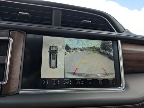 Used 2024 GMC Yukon Denali Ultimate AWD/4WD image 28
