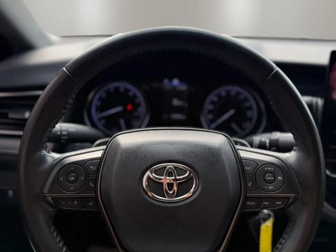 Used 2021 Toyota Camry SE FWD image 13