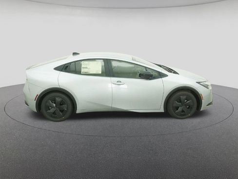 New 2026 Toyota Prius LE image 11