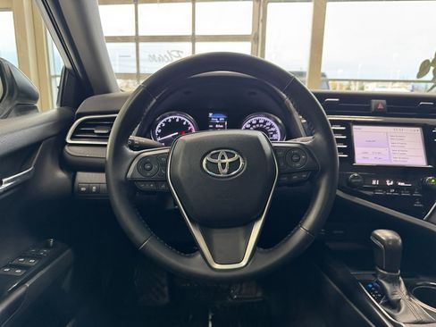 Used 2018 Toyota Camry SE w/ Moonroof Package FWD image 39