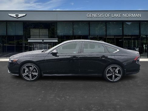 Used 2023 Honda Accord Sport image 6