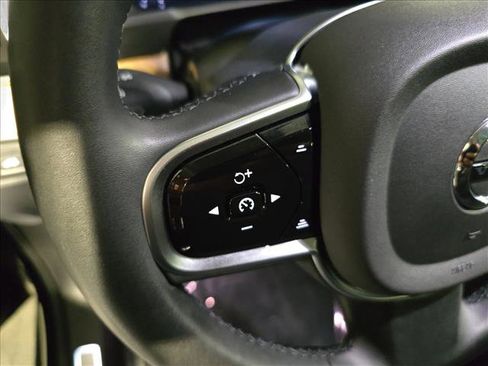 Used 2024 Volvo XC90 B6 Plus w/ Protection Package Premier image 20