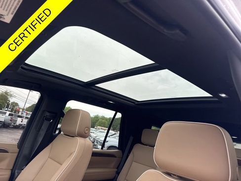 Used 2023 Chevrolet Tahoe Premier w/ Premium Package 2 AWD/4WD image 2