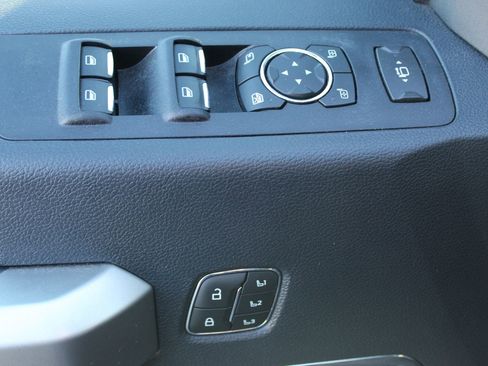Used 2022 Ford F250 Lariat w/ Lariat Value Package AWD/4WD image 25