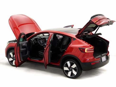 Used 2023 Volvo C40 P8 Recharge Ultimate image 27