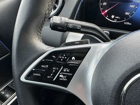 Used 2024 Mercedes-Benz GLB 250 4MATIC image 34