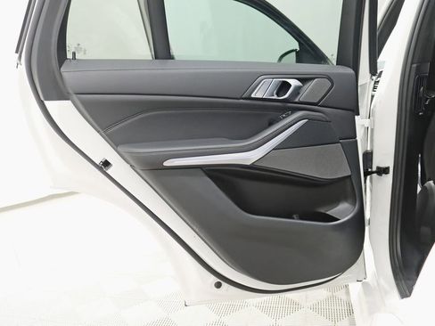 Used 2022 BMW X5 M50i AWD/4WD image 37