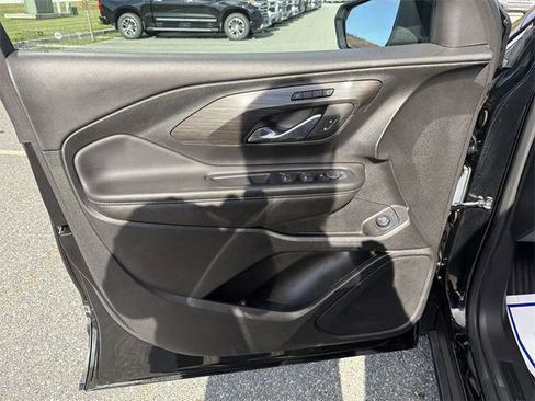 Used 2023 GMC Terrain SLT image 23