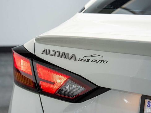 Used 2023 Nissan Altima 2.5 SR FWD image 11
