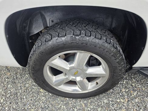 Used 2011 Chevrolet Avalanche LTZ AWD/4WD image 33