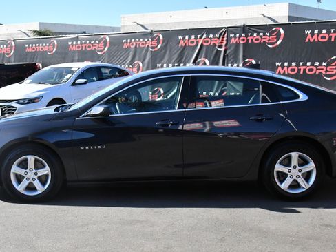 Used 2022 Chevrolet Malibu LS FWD image 4