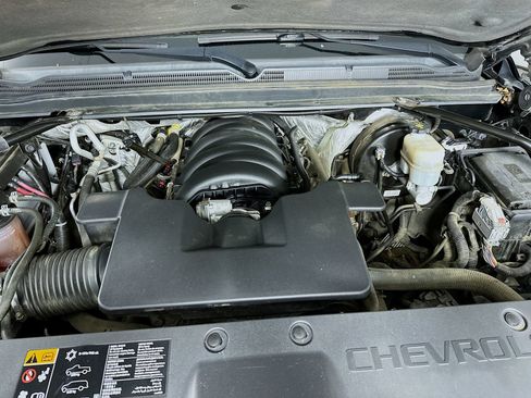 Used 2016 Chevrolet Suburban LT w/ Luxury Package AWD/4WD image 35