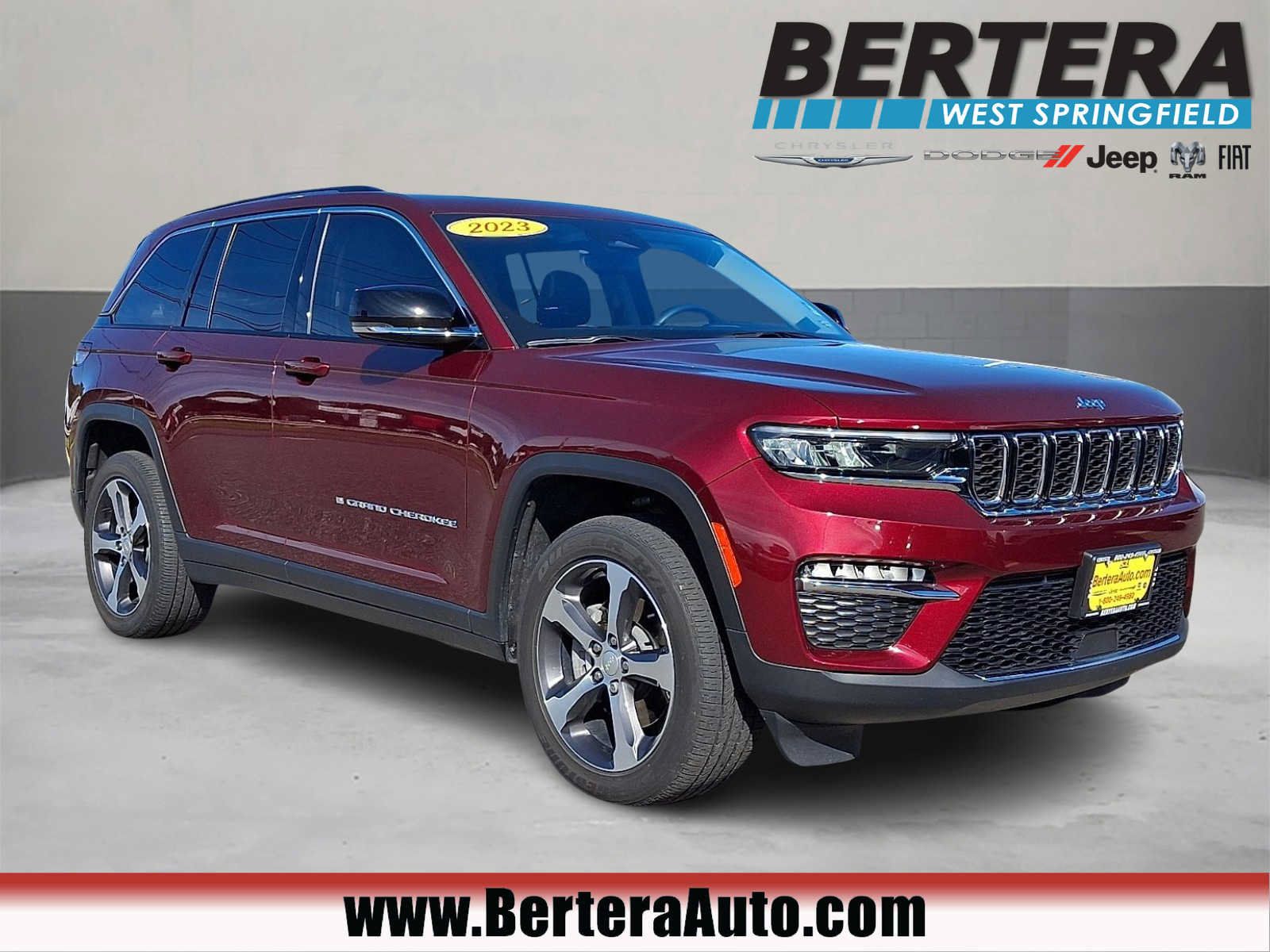 Used 2023 Jeep Grand Cherokee 4WD 4xe image 1