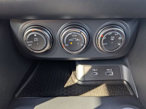 Used 2025 Nissan Z Performance w/ Floor Mat Package RWD image 19