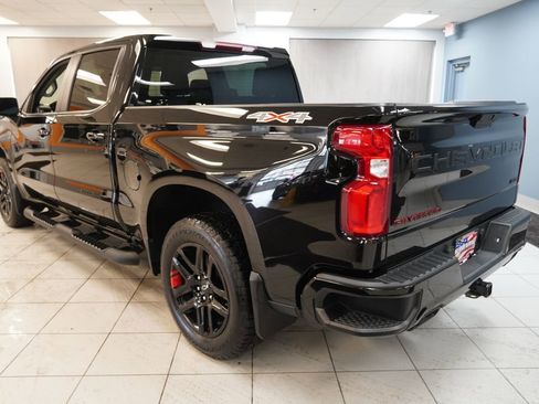 Certified 2022 Chevrolet Silverado 1500 RST w/ Redline Edition image 9