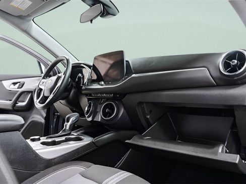 Used 2025 Chevrolet Blazer LT image 36