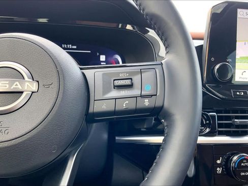 Used 2025 Nissan Pathfinder Platinum image 22