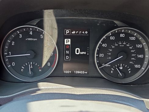 Used 2017 Hyundai Elantra Limited w/ Limited Tech Package 08 FWD image 28