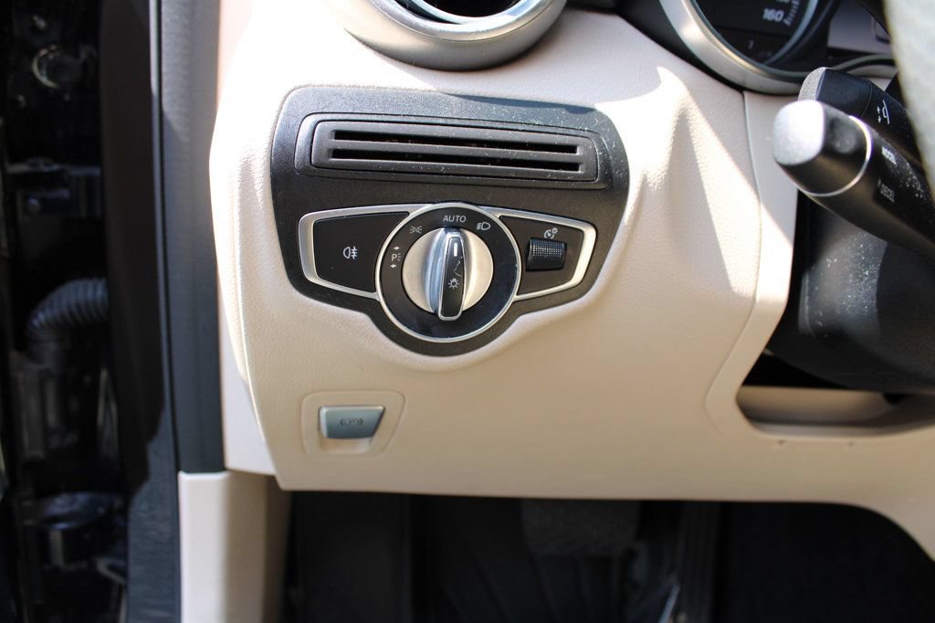 Used 2019 Mercedes-Benz GLC 300 4MATIC image 22