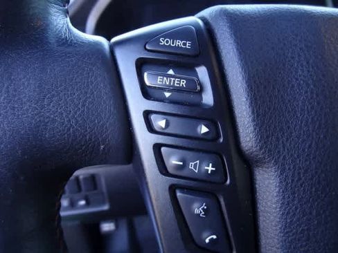 Used 2021 Nissan Titan PRO-4X w/ Pro-4x Convenience Package image 14