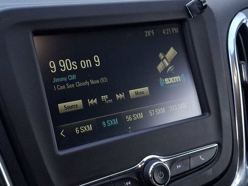 Used 2018 Chevrolet Equinox LT image 16