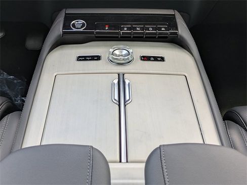 New 2025 Lincoln Navigator Reserve image 18