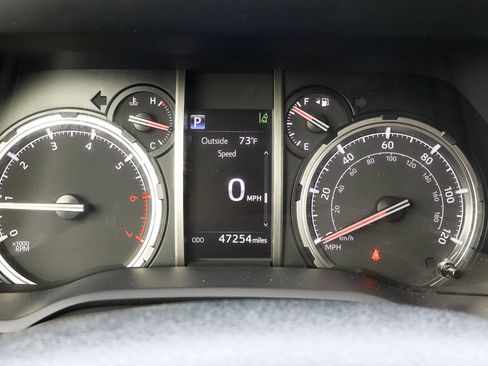 Used 2024 Toyota 4Runner TRD Off-Road image 29