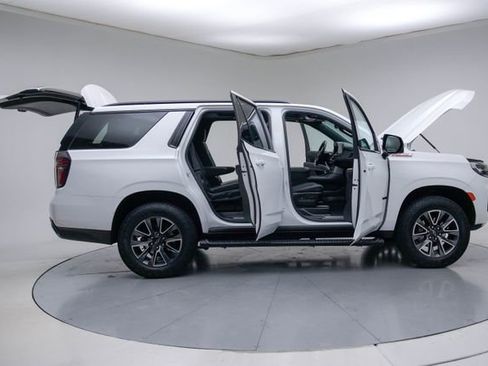 Used 2023 Chevrolet Tahoe Z71 w/ Luxury Package AWD/4WD image 14