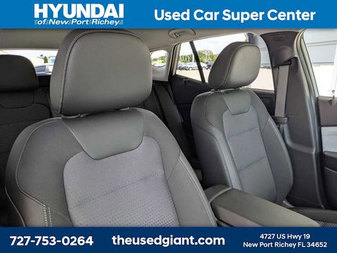 Used 2025 Chevrolet Trax LT w/ Driver Confidence Package FWD image 6