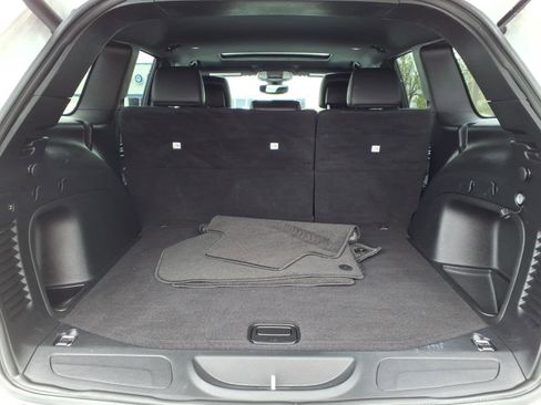 Used 2022 Jeep Grand Cherokee Limited image 31