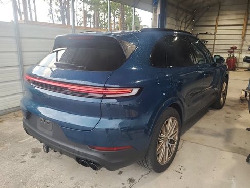 Used 2024 Porsche Cayenne S AWD/4WD image 6