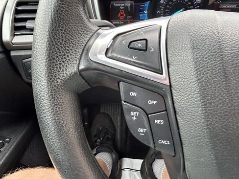 Used 2020 Ford Fusion SE FWD image 18