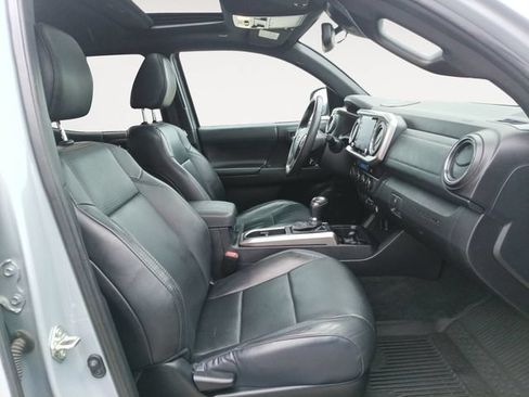 Used 2021 Toyota Tacoma Limited AWD/4WD image 15