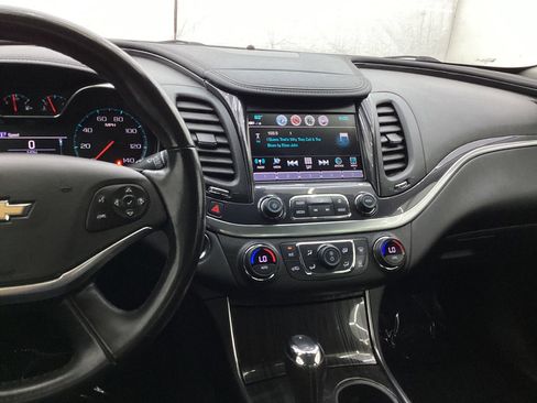 Used 2018 Chevrolet Impala LT FWD image 33