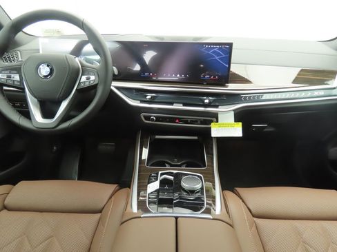 Used 2026 BMW X5 sDrive40i w/ Premium Package image 14