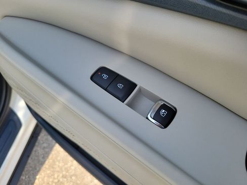 New 2026 Kia Carnival EX FWD image 11