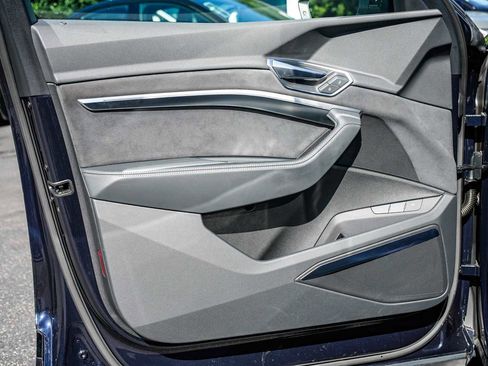 Used 2023 Audi e-tron S Prestige w/ Prestige Package image 19