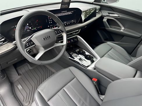 Used 2025 Audi Q5 Premium AWD/4WD image 38