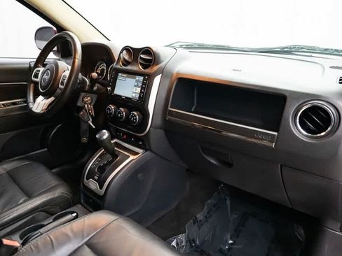 Used 2015 Jeep Compass Limited FWD image 27
