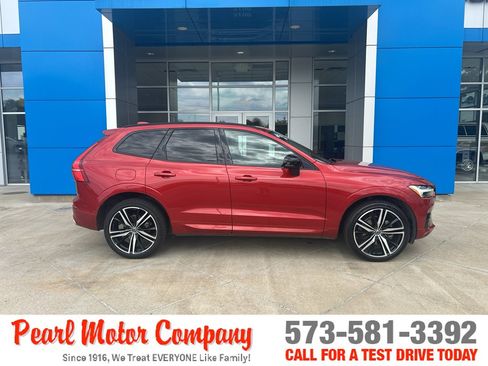 Used 2021 Volvo XC60 T5 R-Design AWD/4WD image 3