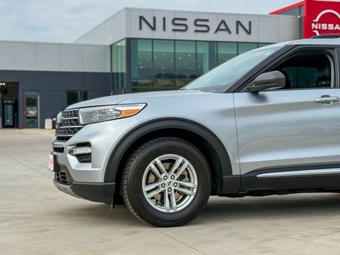 Used 2024 Ford Explorer XLT w/ Equipment Group 202A RWD image 5
