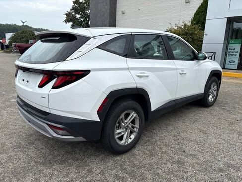 Used 2025 Hyundai Tucson SE AWD/4WD image 5