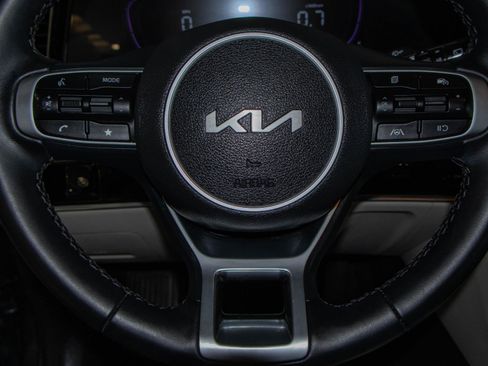 Used 2025 Kia Sportage EX FWD image 12