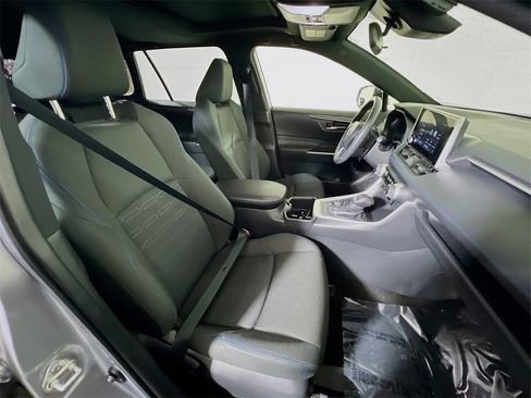 Certified 2025 Toyota RAV4 SE w/ Convenience Package image 24