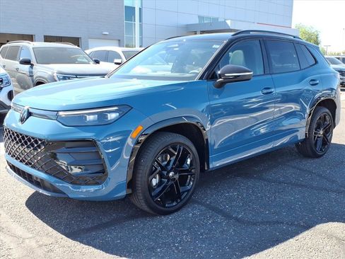 New 2026 Volkswagen Tiguan SE R-Line image 3