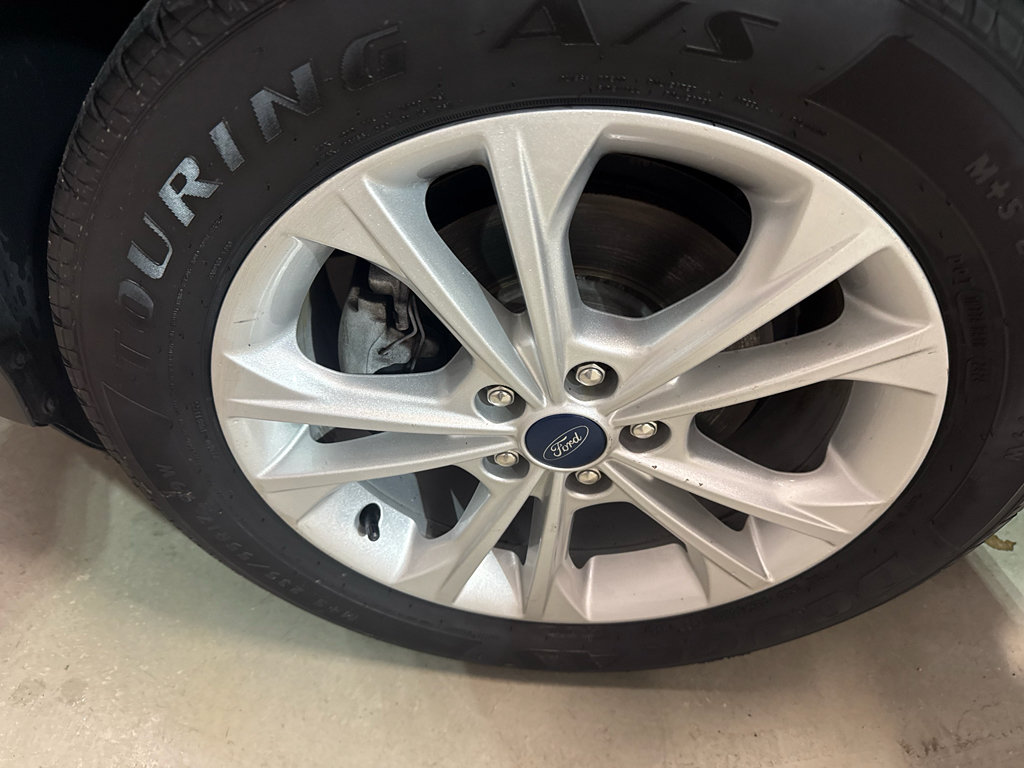 Used 2019 Ford Escape SEL FWD image 32