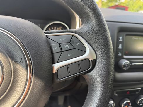 Used 2018 Jeep Compass Sport FWD image 22