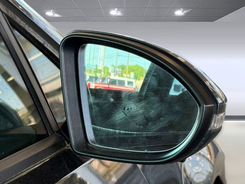 Used 2015 Volkswagen Golf 4-Door FWD image 30
