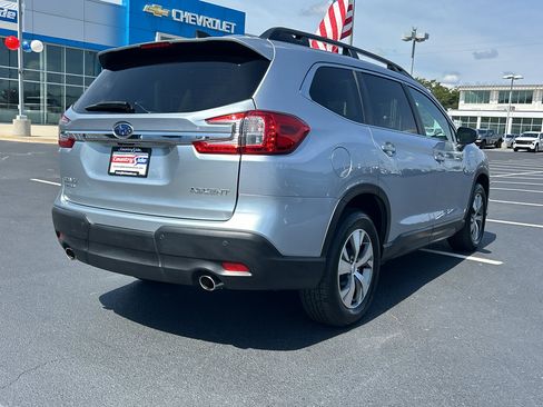 Used 2024 Subaru Ascent Premium w/ Convenience Package image 6