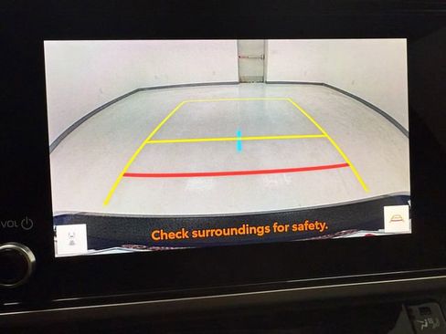 Used 2025 Toyota Camry SE w/ Convenience Package image 22